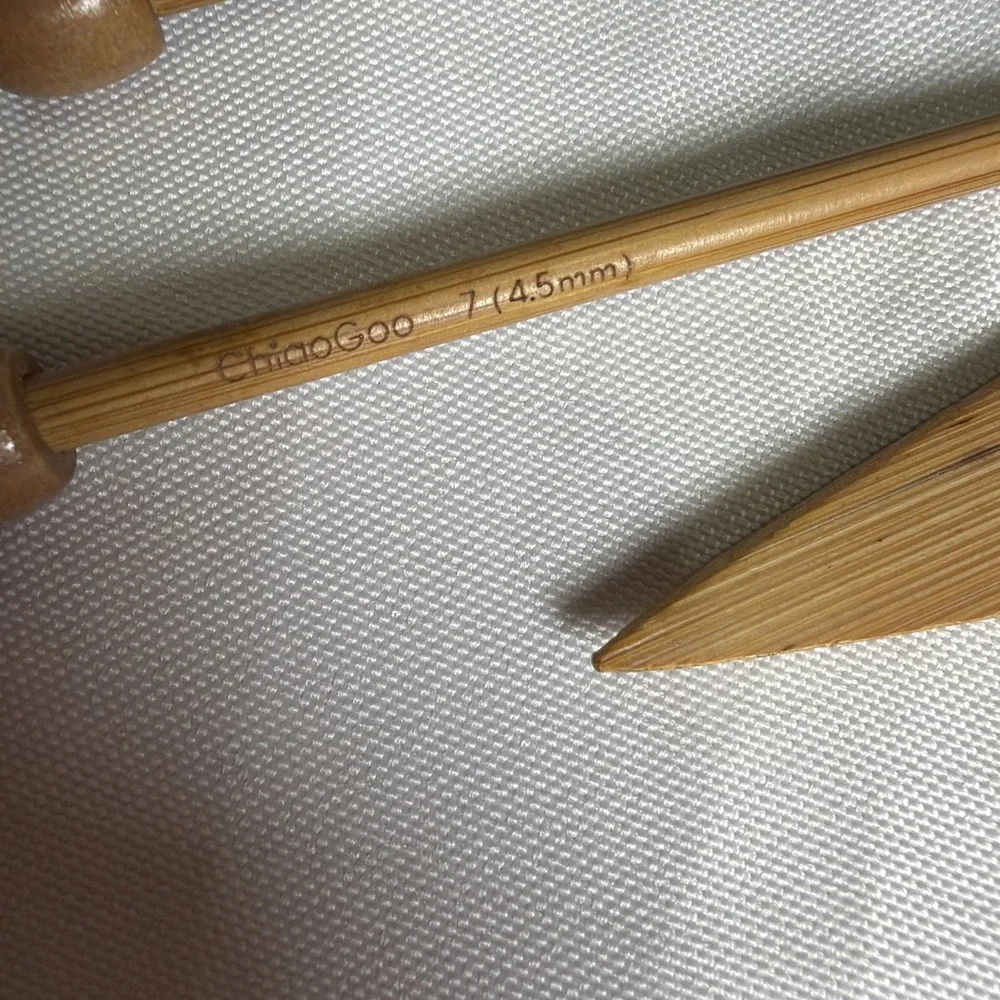 ChiaoGoo Bamboo Knitting Needles #7 (4.5mm) And Point Turner / Seam Creaser
